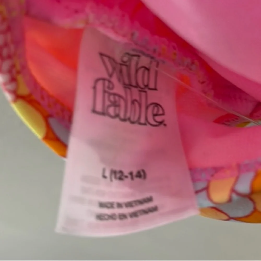 NEW Wild‎ Fable Colorful Floral Bikini Top